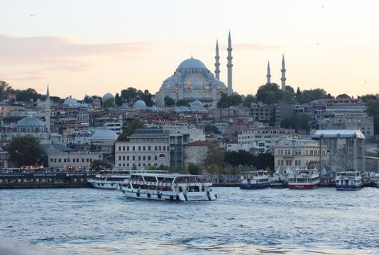 Istanbul: experiențe rafinate între Bosfor și palatele otomane Istanbul